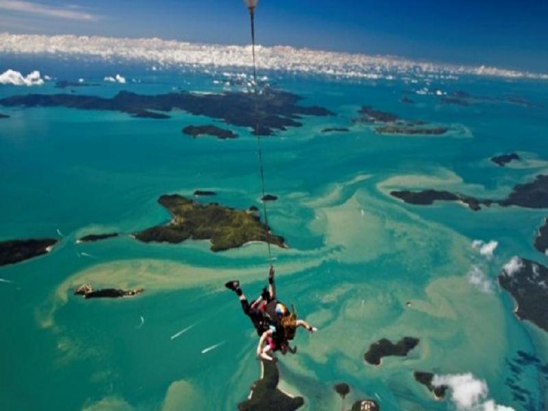 Ostello Backpackers By The Bay Airlie Beach Esterno foto