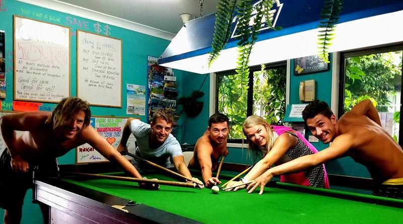 Ostello Backpackers By The Bay Airlie Beach Esterno foto